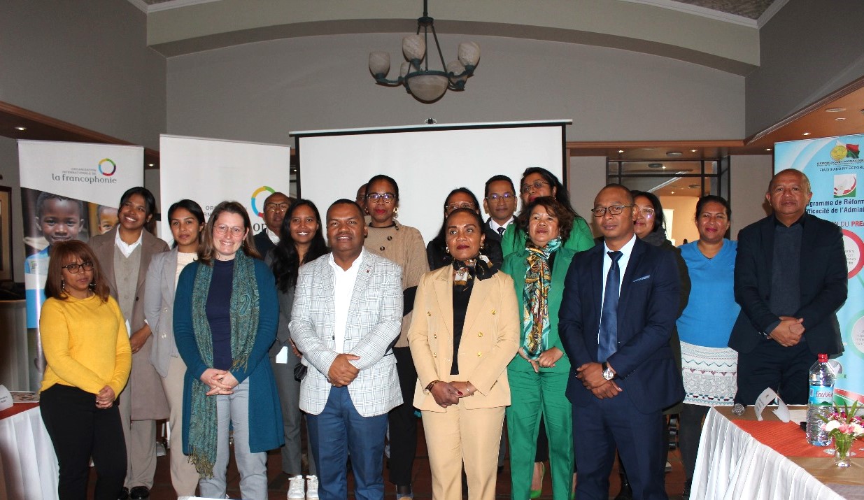 Photo de groupe avec les PTF