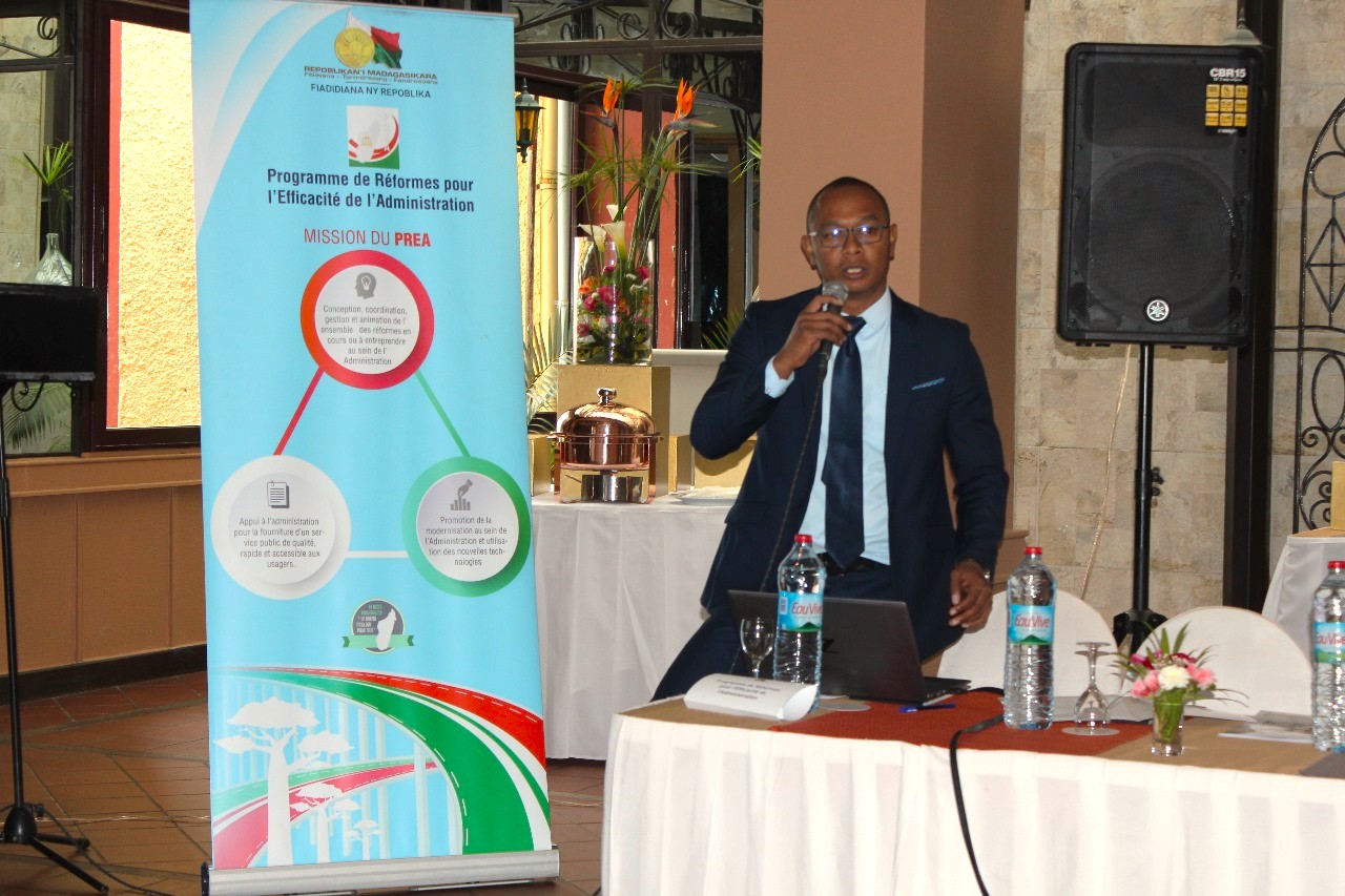 Prise de parole du Directeur en charge des Réformes de la Gestion des Ressources et du Patrimoine de l'Etat, Monsieur ANDRIAMIZAKAMANANA Rado Haritiana.